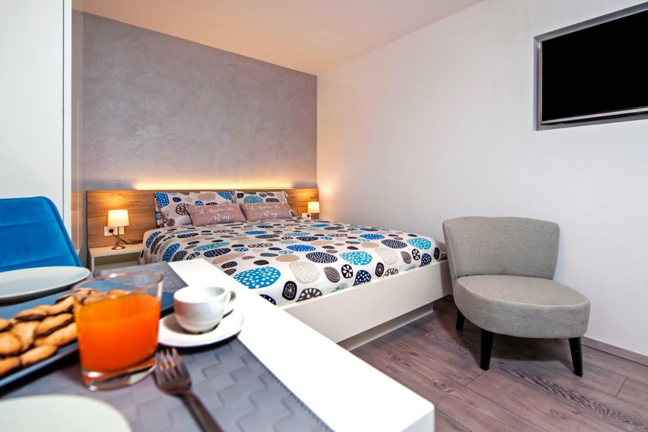 Studio Apartment Kris Rovinj Exterior foto